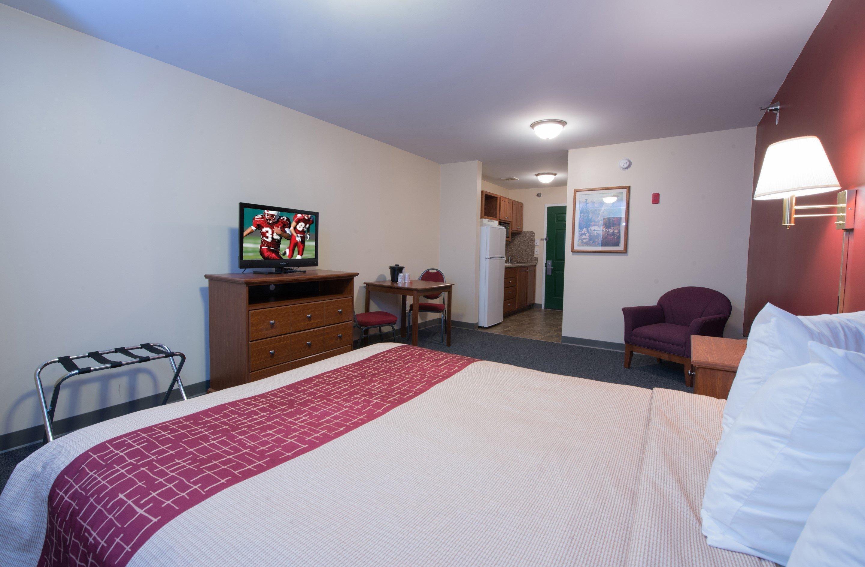 Red Roof Inn & Suites Dickinson Exterior photo